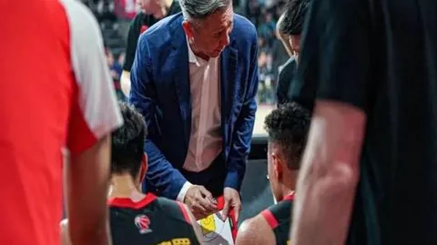 “多特2-1胜不莱梅，格雷罗创纪录罗伊斯终结悬念”